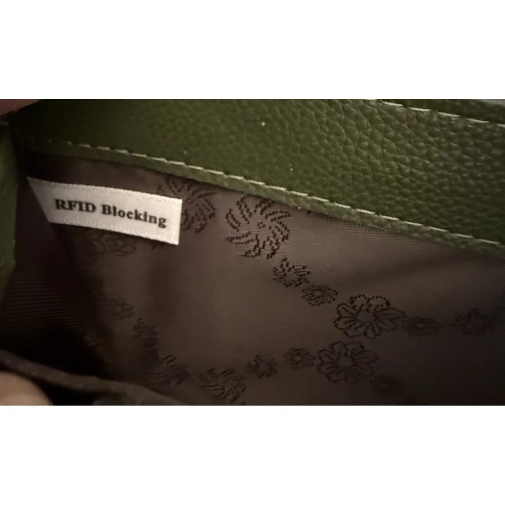 Bveyzi Leather Wallet CardHolder Ziparound Wristlet Green‎ RFID Blocking